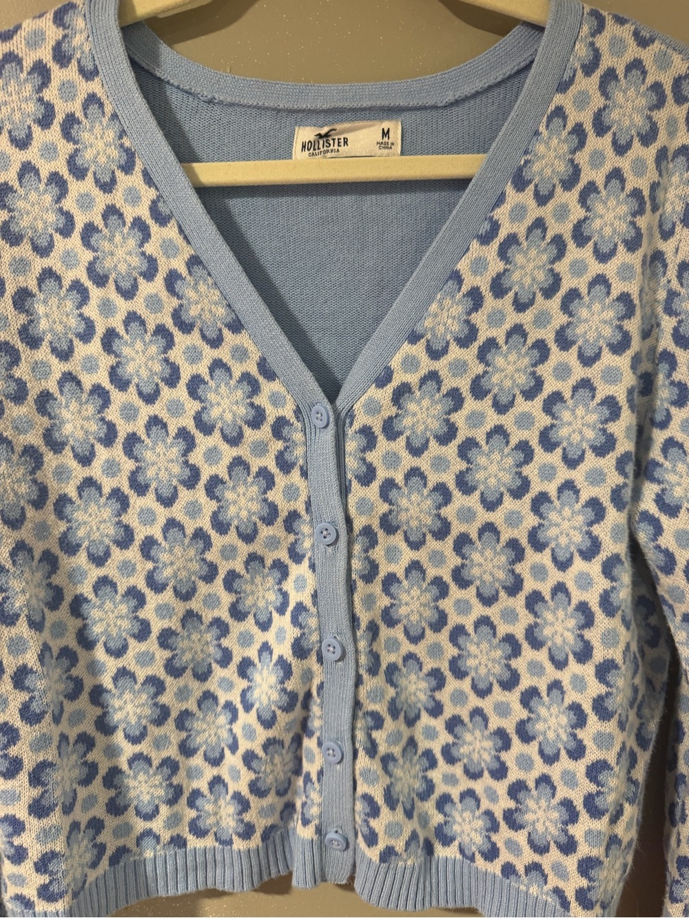 Hollister Blue & White Floral V-Neck Button Cardigan Sweater - Picture 3 of 5